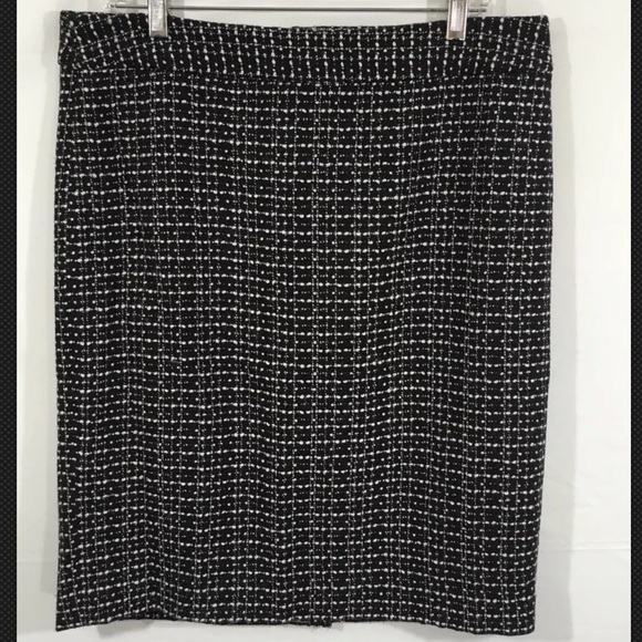 Ann Taylor Dresses & Skirts - Ann Taylor Black And White Tweed skirt